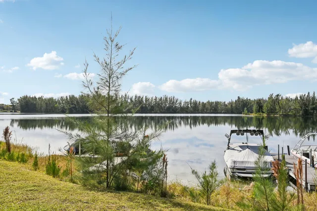 $424,900 | 4065 Crystal Lake Drive, Deerfield Beach, FL 33073