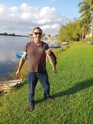 $424,900 | 4065 Crystal Lake Drive, Deerfield Beach, FL 33073