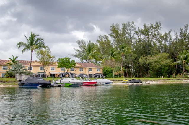 $424,900 | 4065 Crystal Lake Drive, Deerfield Beach, FL 33073