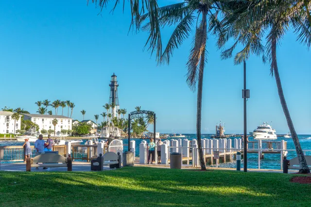 $424,900 | 4065 Crystal Lake Drive, Deerfield Beach, FL 33073