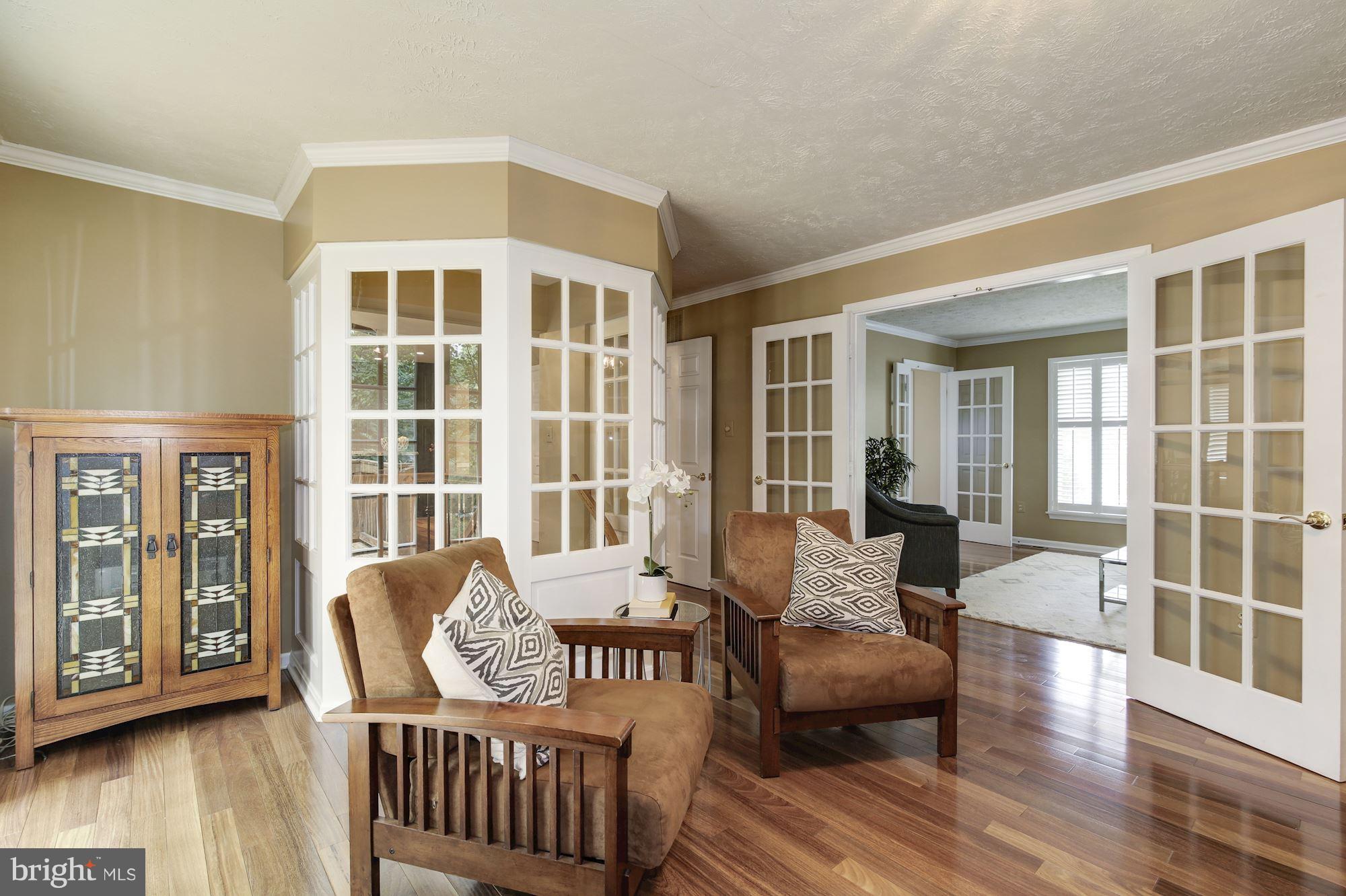 7317 Jenna Road Springfield, VA 22153 - Photo 11 of 30 Famiy room off of kitchen leads into living room