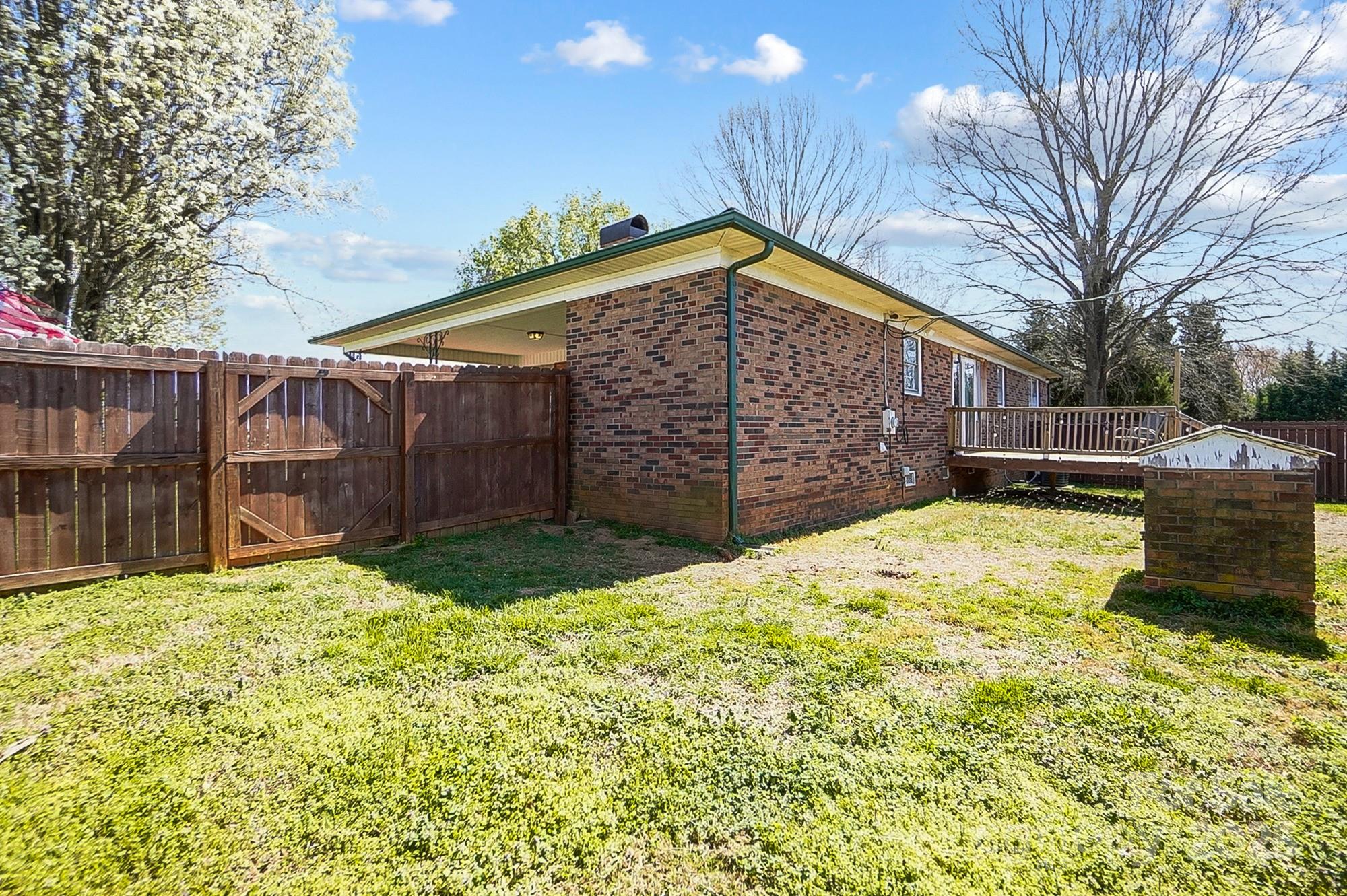 976 Pointview Lane Lincolnton, NC 28092 - Photo 42 of 43 a view of backyard with wooden fence