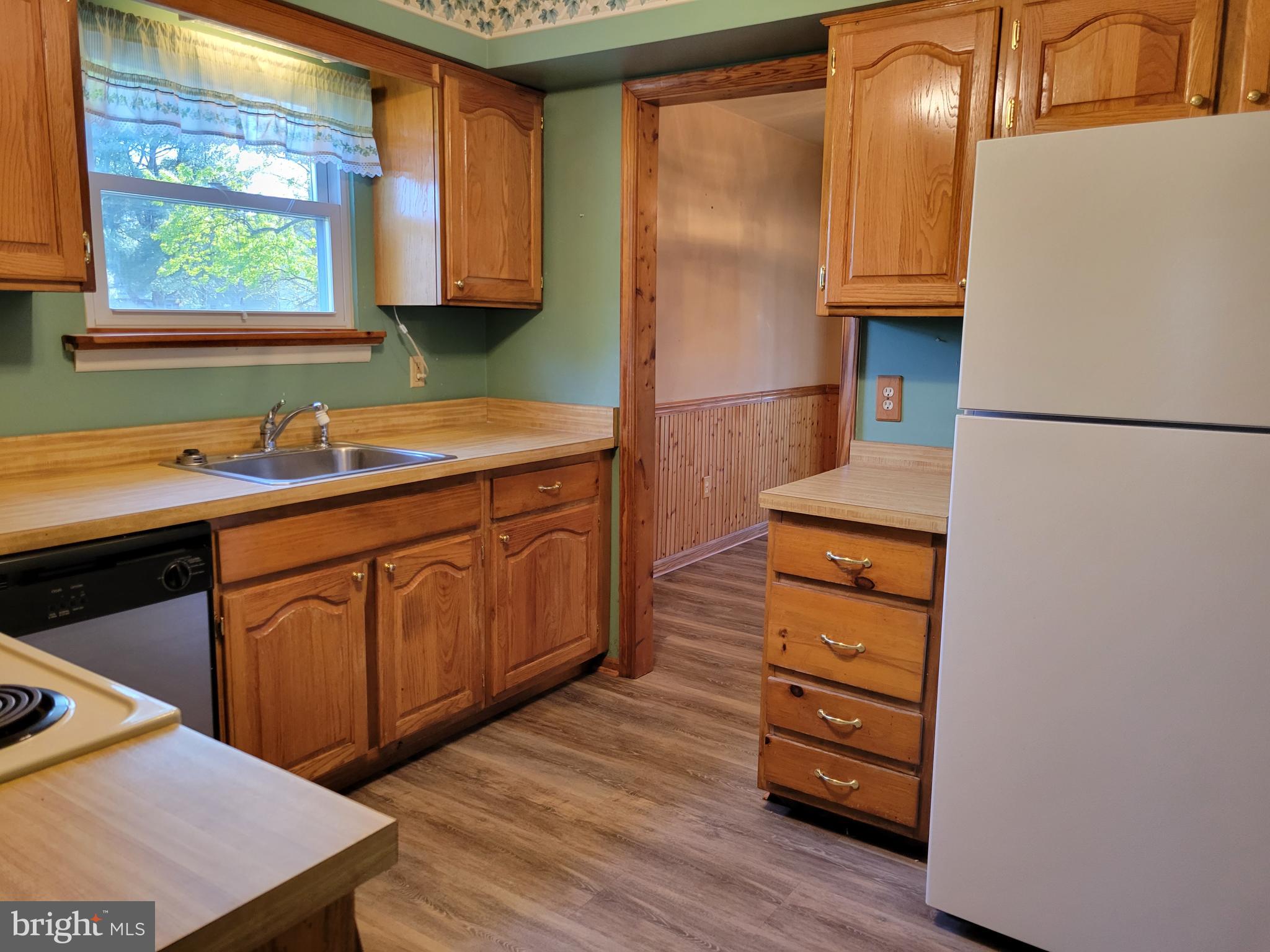 422 Apple Road Beverly, NJ 08010 - Photo 6 of 29 Kitchen