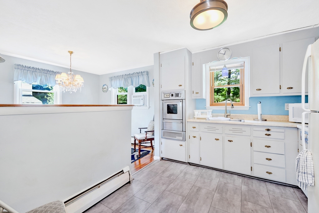 18 Surrey Road Woburn, MA 01801 - Photo 12 of 30 Gallery Image 12