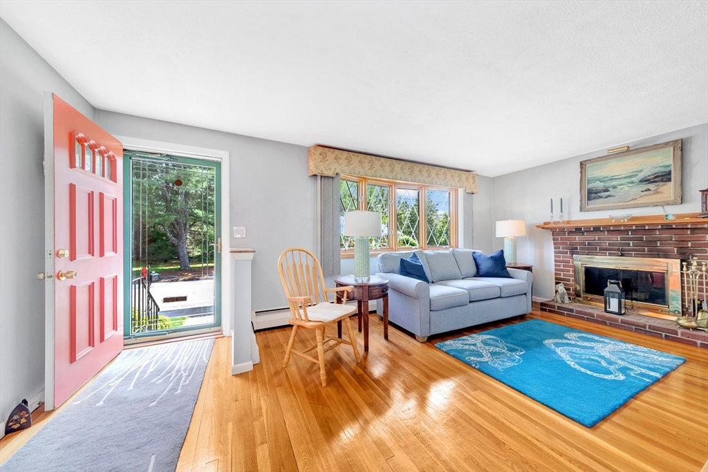 18 Surrey Road Woburn, MA 01801 - Photo 6 of 30 Gallery Image 6