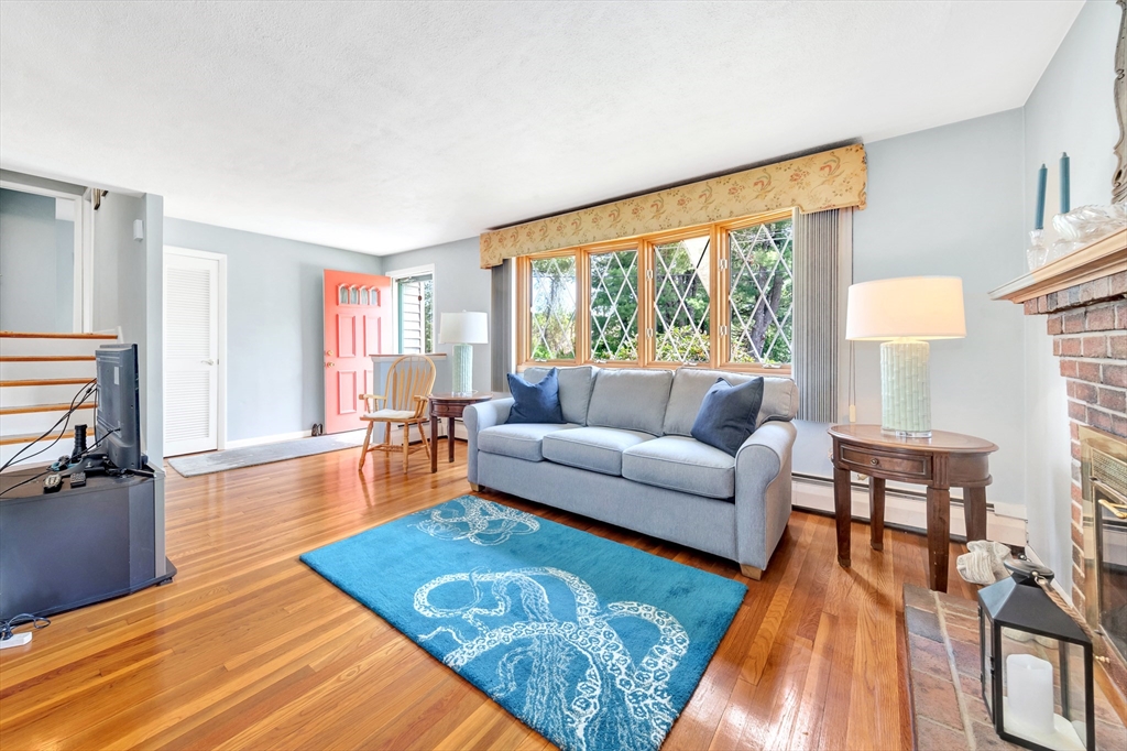 18 Surrey Road Woburn, MA 01801 - Photo 7 of 30 Gallery Image 7