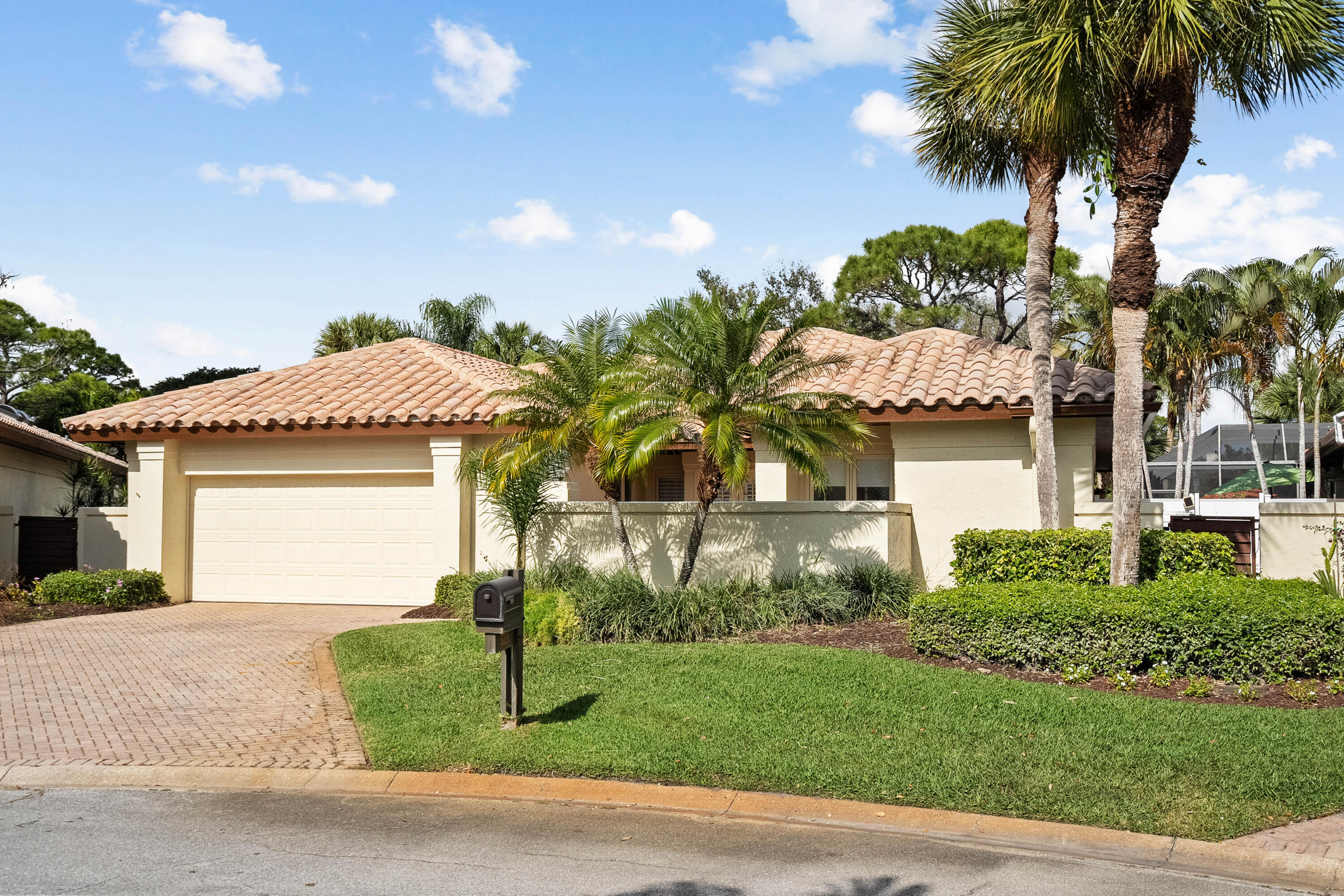 5361 Southeast Merion Way Stuart, FL 34997 - Photo 2 of 57 DSC03818