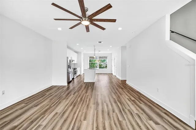 a white sink sitting next to a white sink
