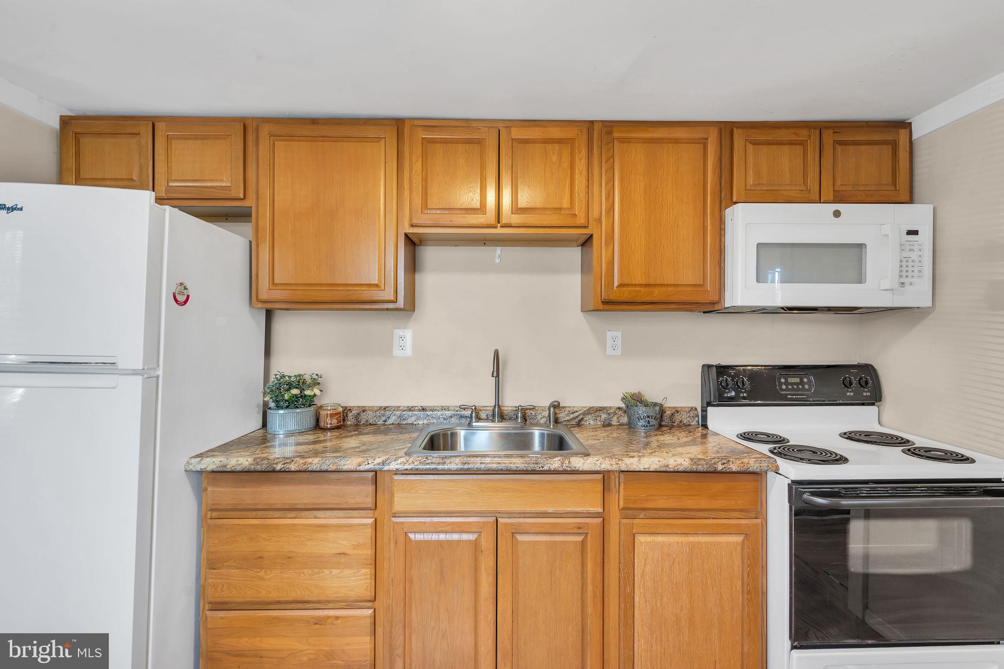 377 Jacobstown Cookstown Road Wrightstown, NJ 08562 - Photo 12 of 25