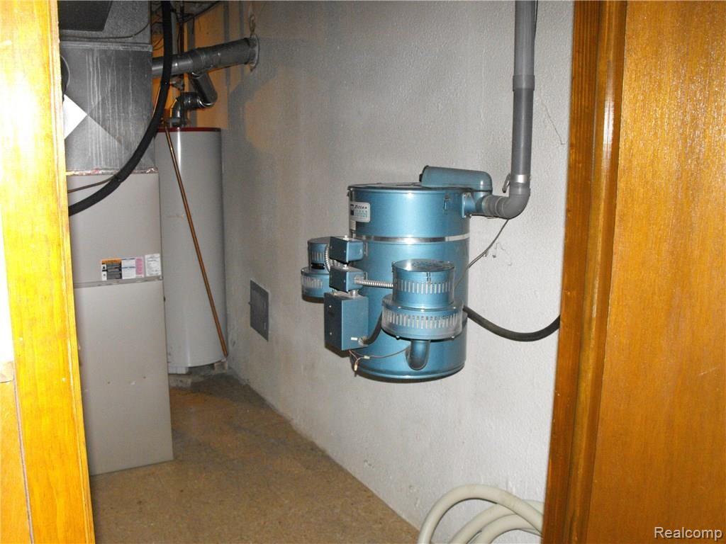 3600 Leason Road Sterling Heights, MI 48310 - Photo 40 of 60 House Vacume.JPG