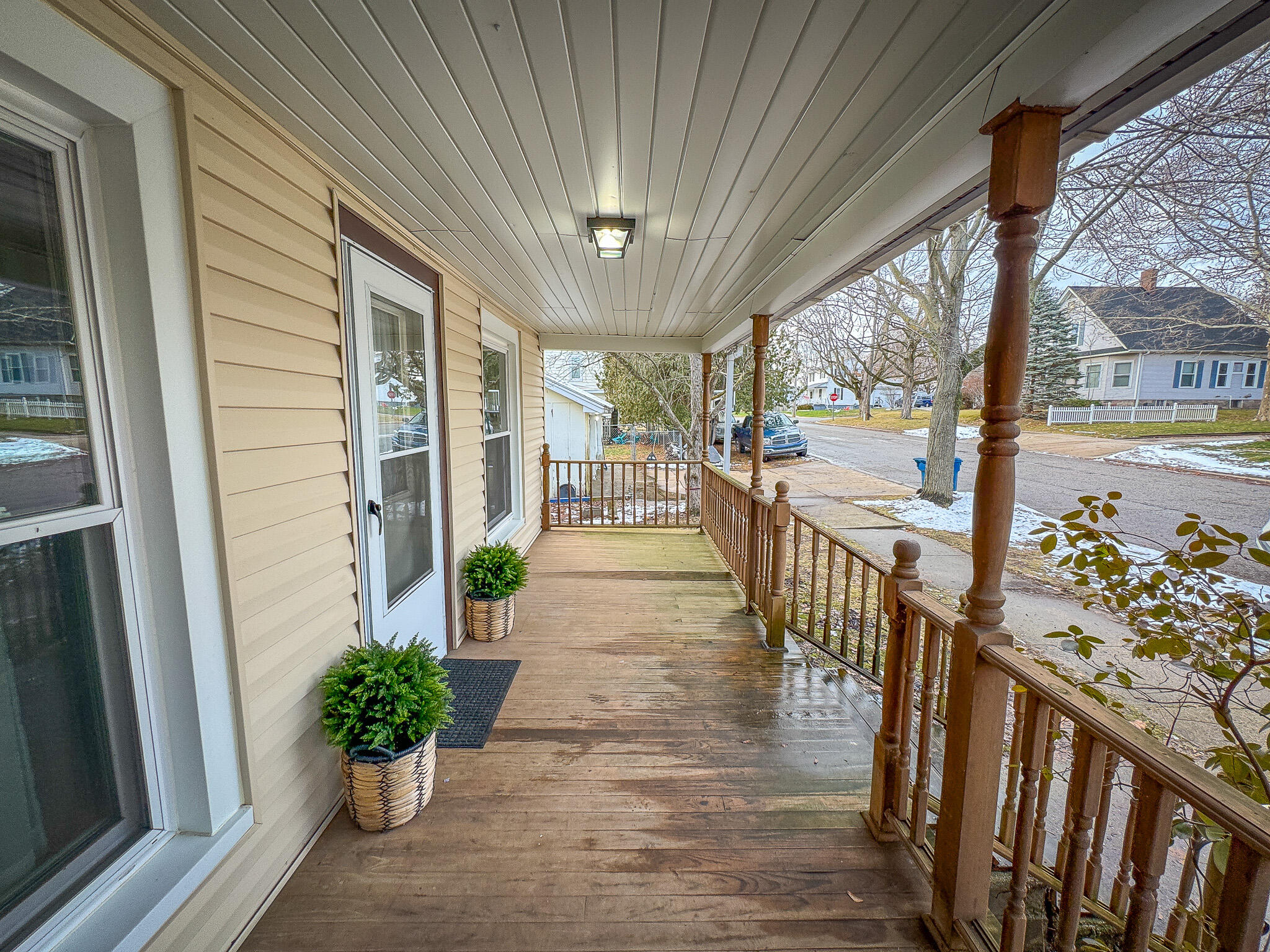 316 East Cherry Street Fremont, MI 49412 - Photo 2 of 52 IMG_5535