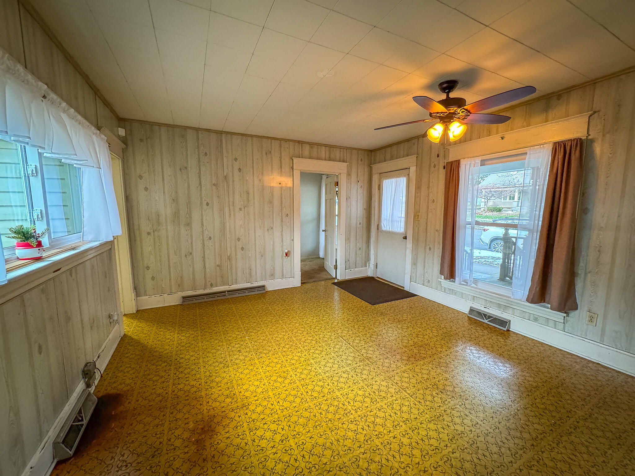 316 East Cherry Street Fremont, MI 49412 - Photo 4 of 52 IMG_5528