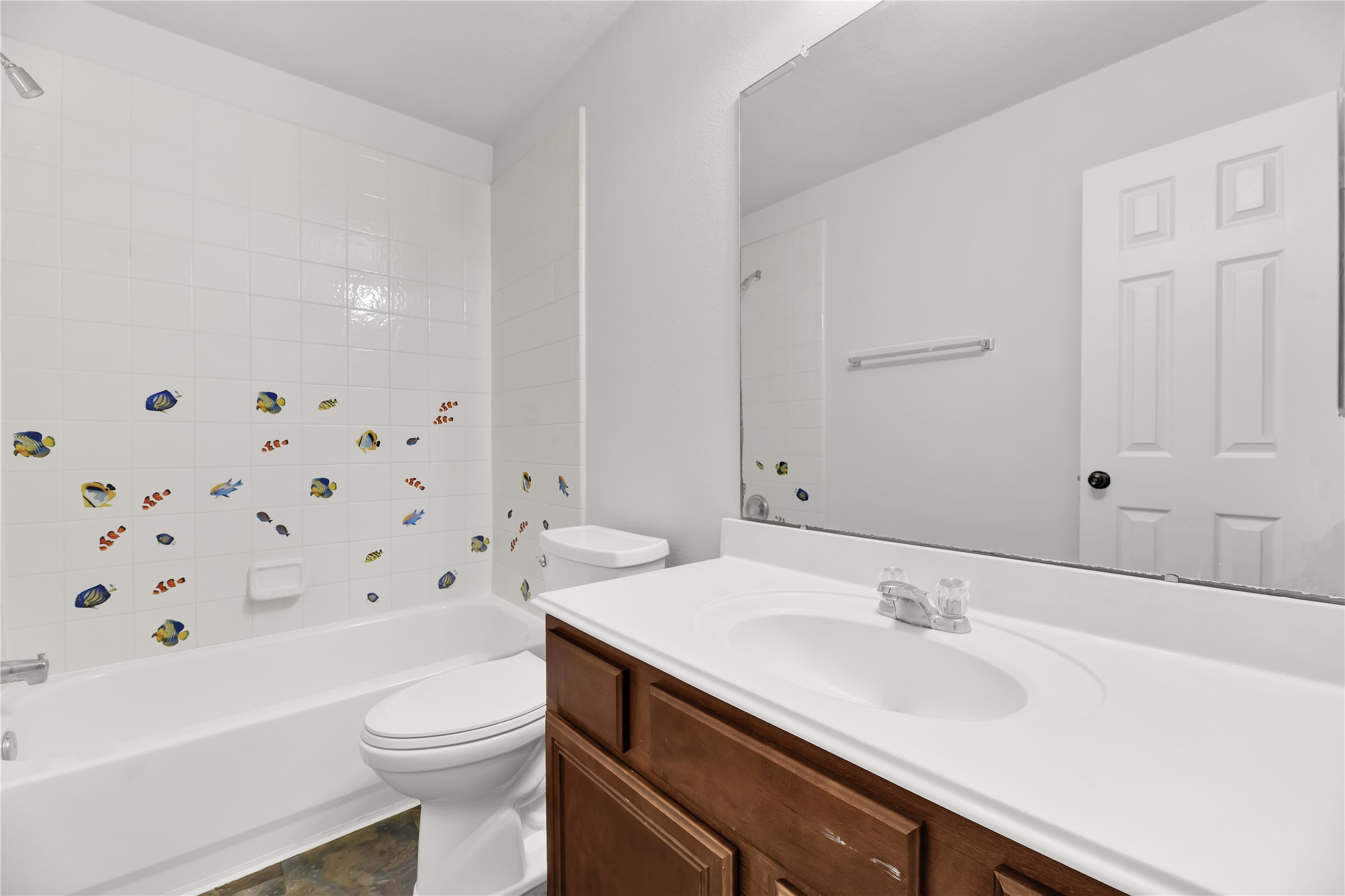 1906 Rock Ridge Drive Houston, TX 77049 - Photo 21 of 32 2nd bathroom