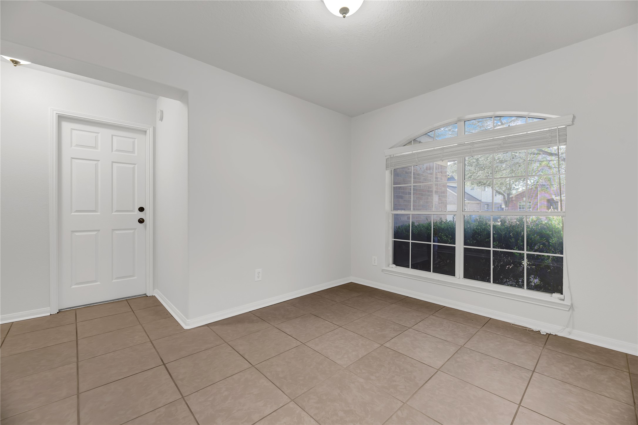 1906 Rock Ridge Drive Houston, TX 77049 - Photo 4 of 32 Dining Room