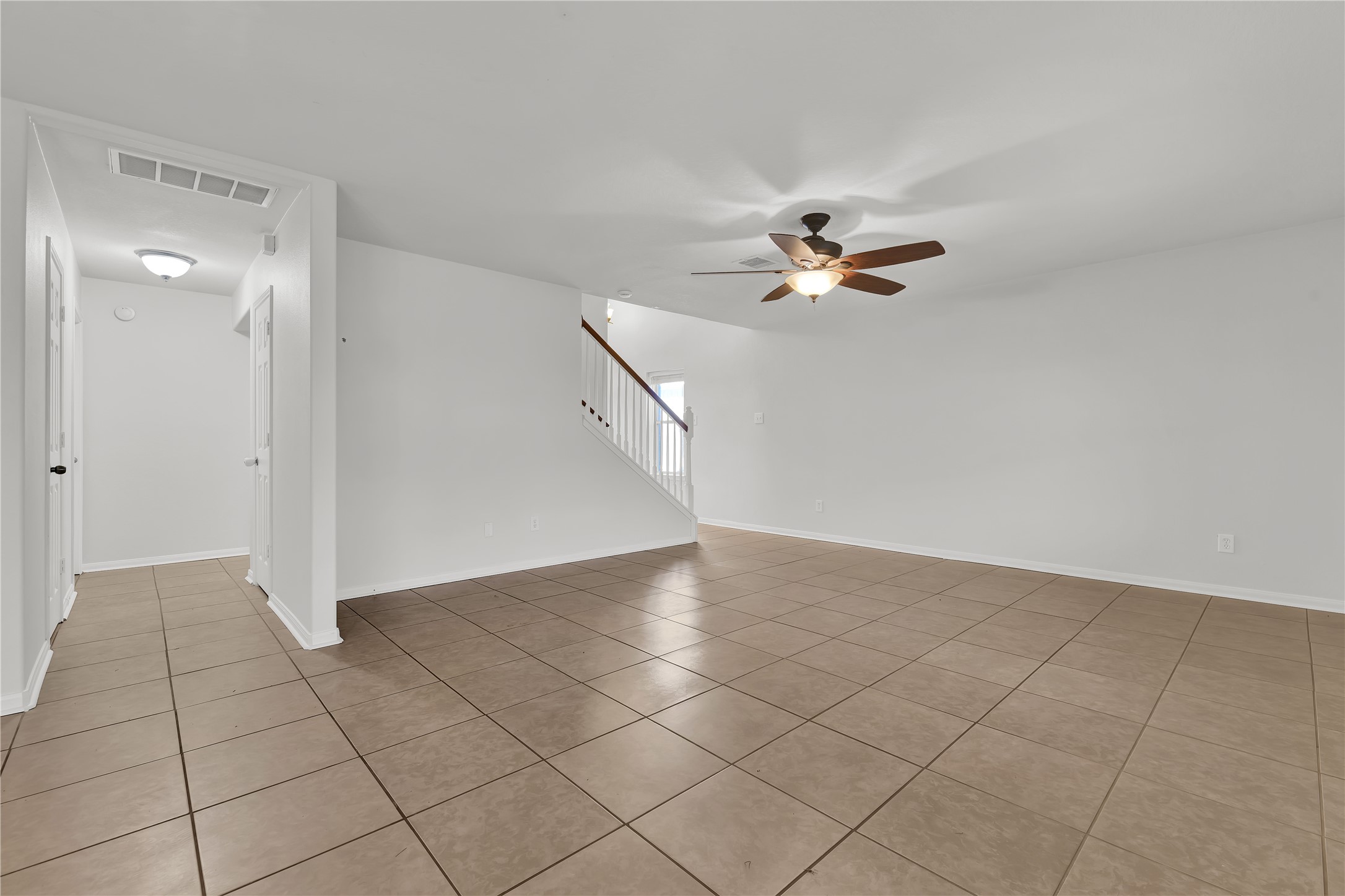 1906 Rock Ridge Drive Houston, TX 77049 - Photo 8 of 32