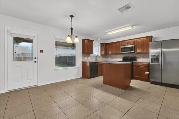 $2,050 | 1906 Rock Ridge Drive, Houston, TX 77049