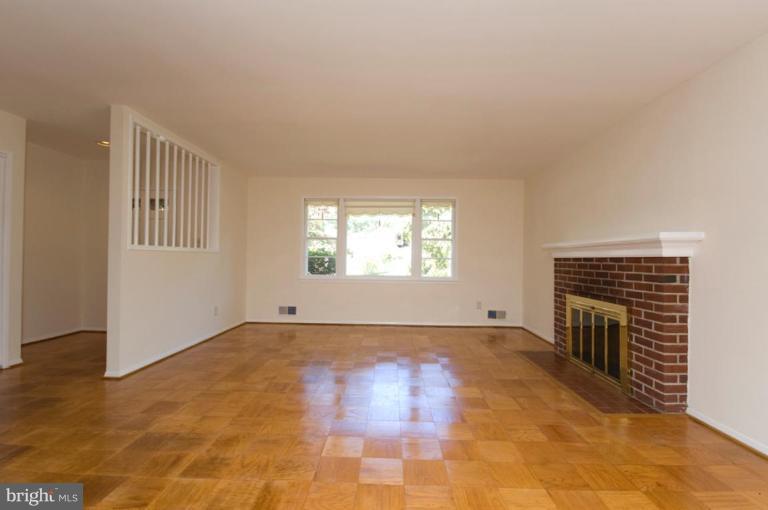 5222 Light Street Springfield, VA 22151 - Photo 9 of 28 Living Room #2