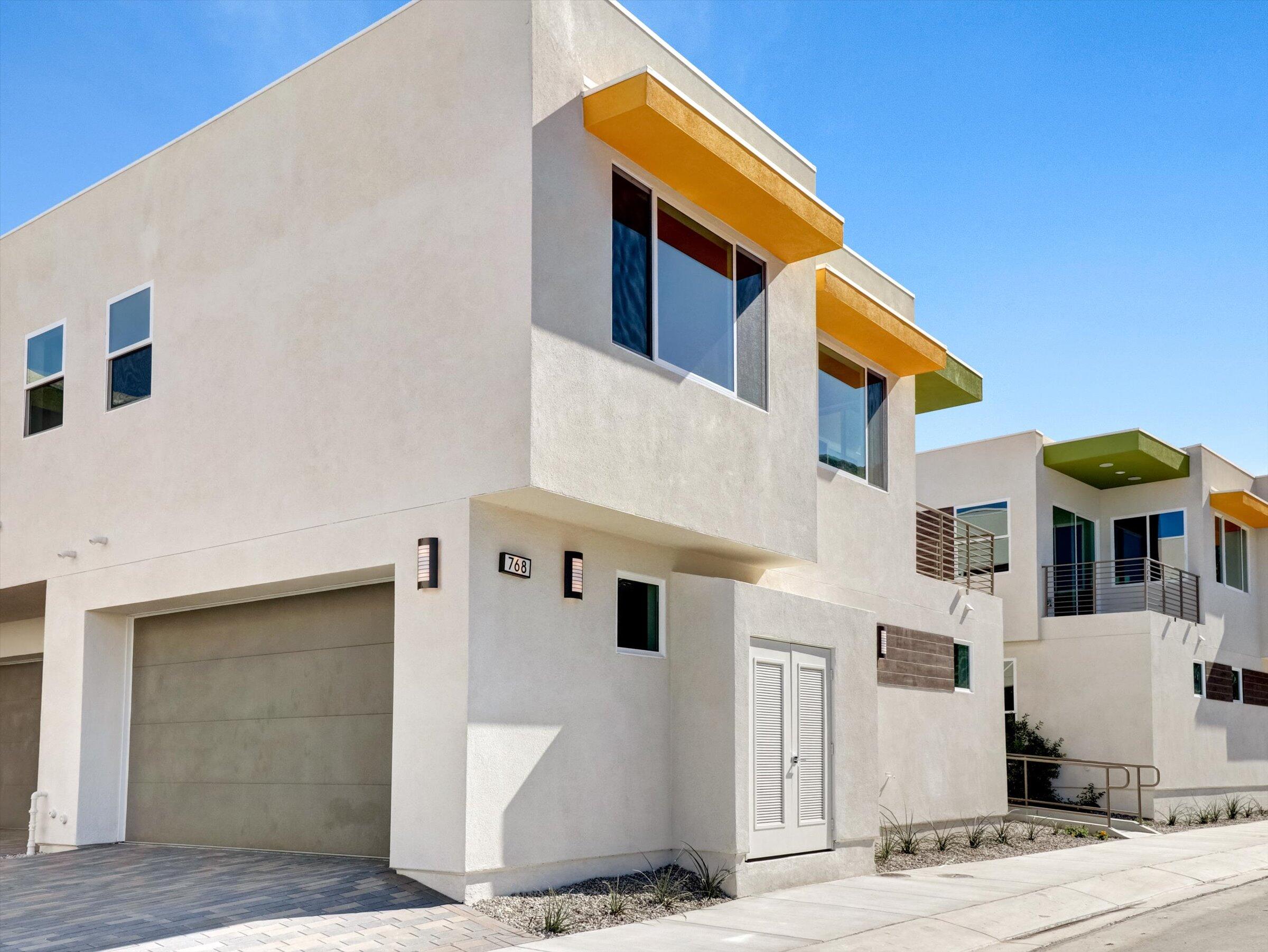 768 Obsidian Loop East