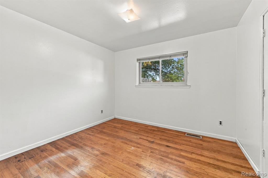 13265 Twelve Mile Road Warren, MI 48088 - Photo 13 of 33 Gallery Image 13