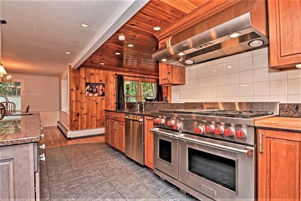 28 Alexandra Road Lynnfield, MA 01940 - Photo 11 of 42