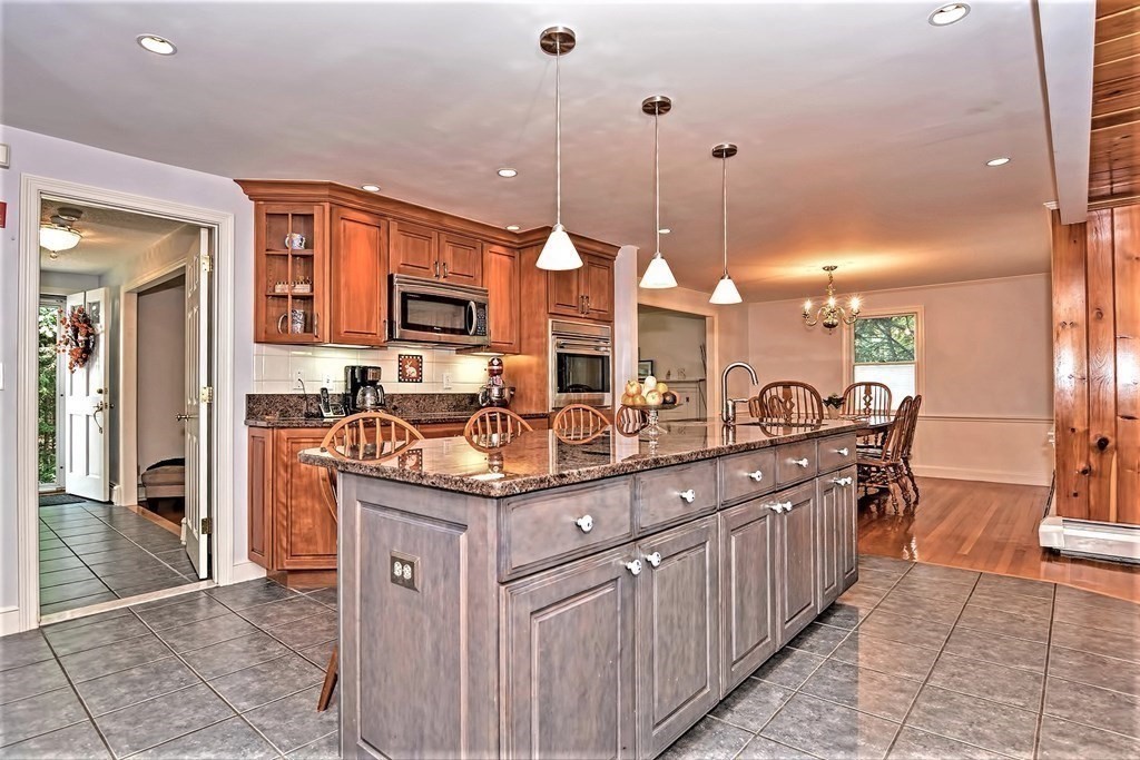 28 Alexandra Road Lynnfield, MA 01940 - Photo 12 of 42