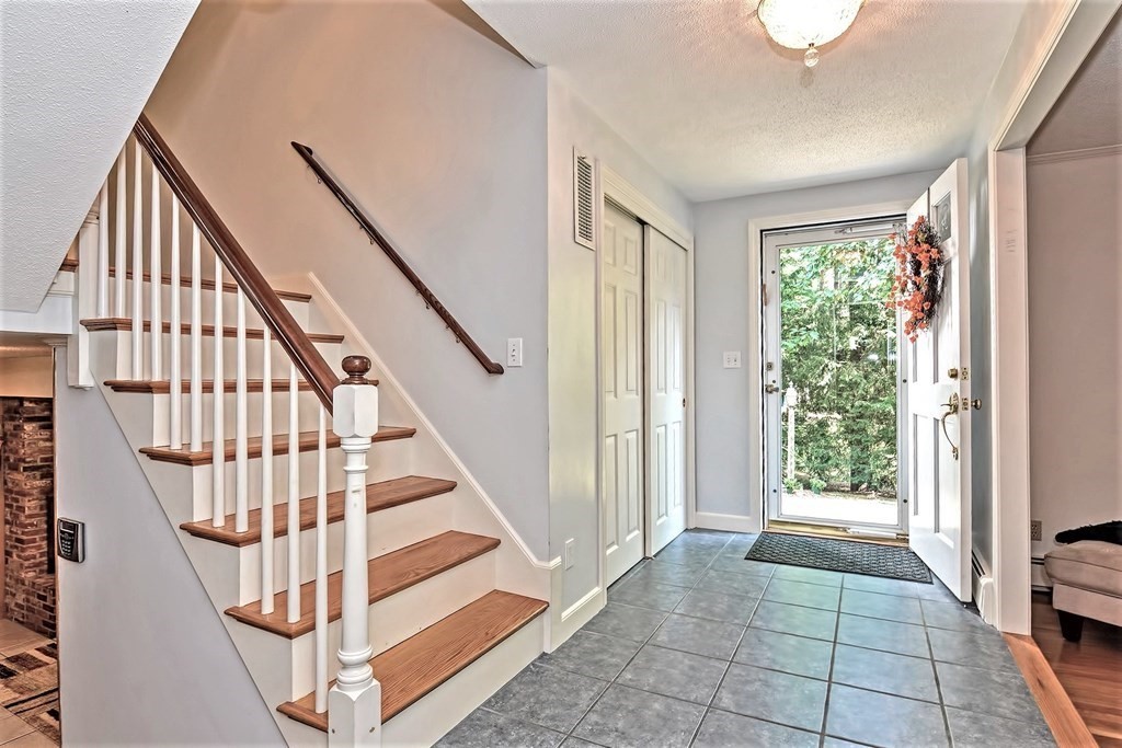 28 Alexandra Road Lynnfield, MA 01940 - Photo 13 of 42