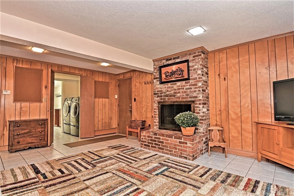 28 Alexandra Road Lynnfield, MA 01940 - Photo 14 of 42