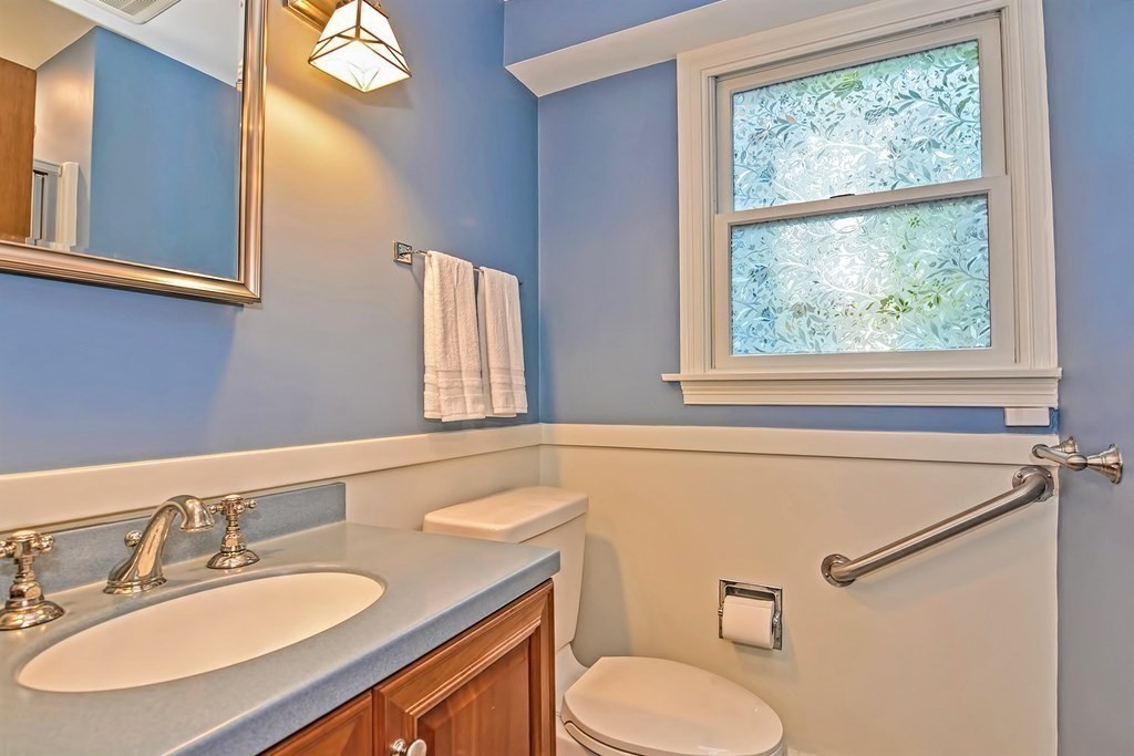 28 Alexandra Road Lynnfield, MA 01940 - Photo 17 of 42