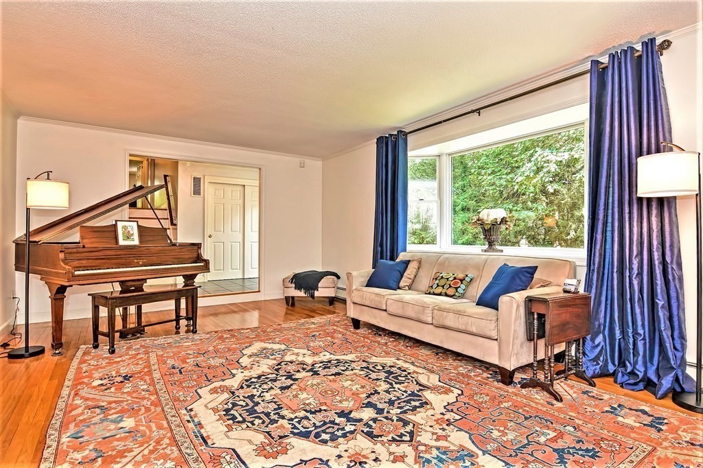 28 Alexandra Road Lynnfield, MA 01940 - Photo 2 of 42