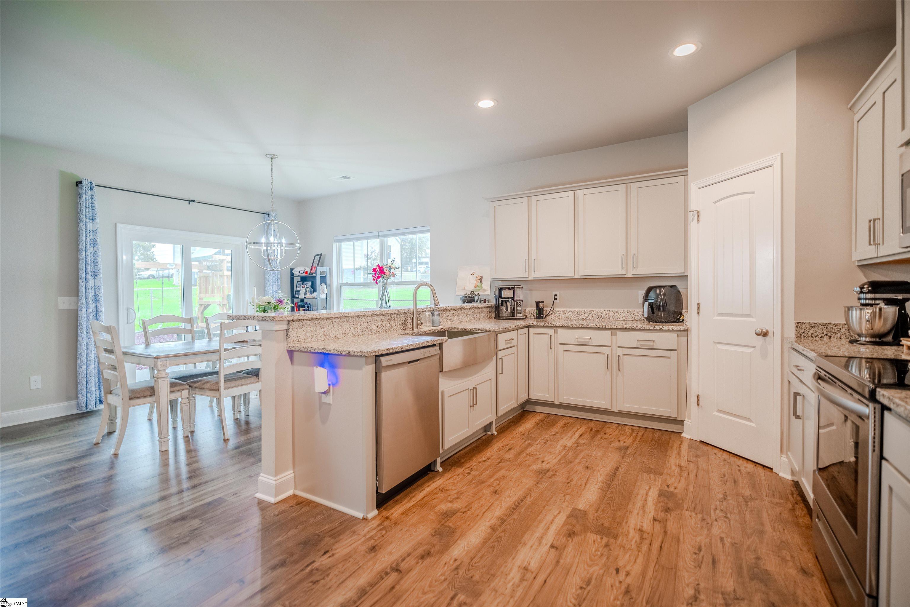 207 Phillips Avenue Easley, SC 29640 - Photo 12 of 39