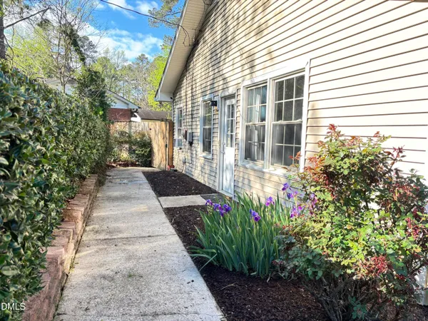 $495,000 | 817 Chatham Lane, Raleigh, NC 27610