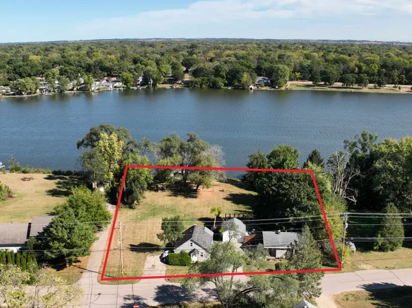 $335,000 | 1971 S Shore, Beloit, WI 53511