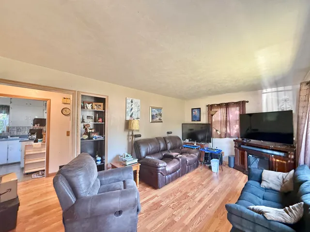 $335,000 | 1971 S Shore, Beloit, WI 53511