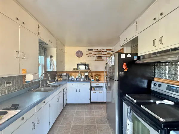 $335,000 | 1971 S Shore, Beloit, WI 53511
