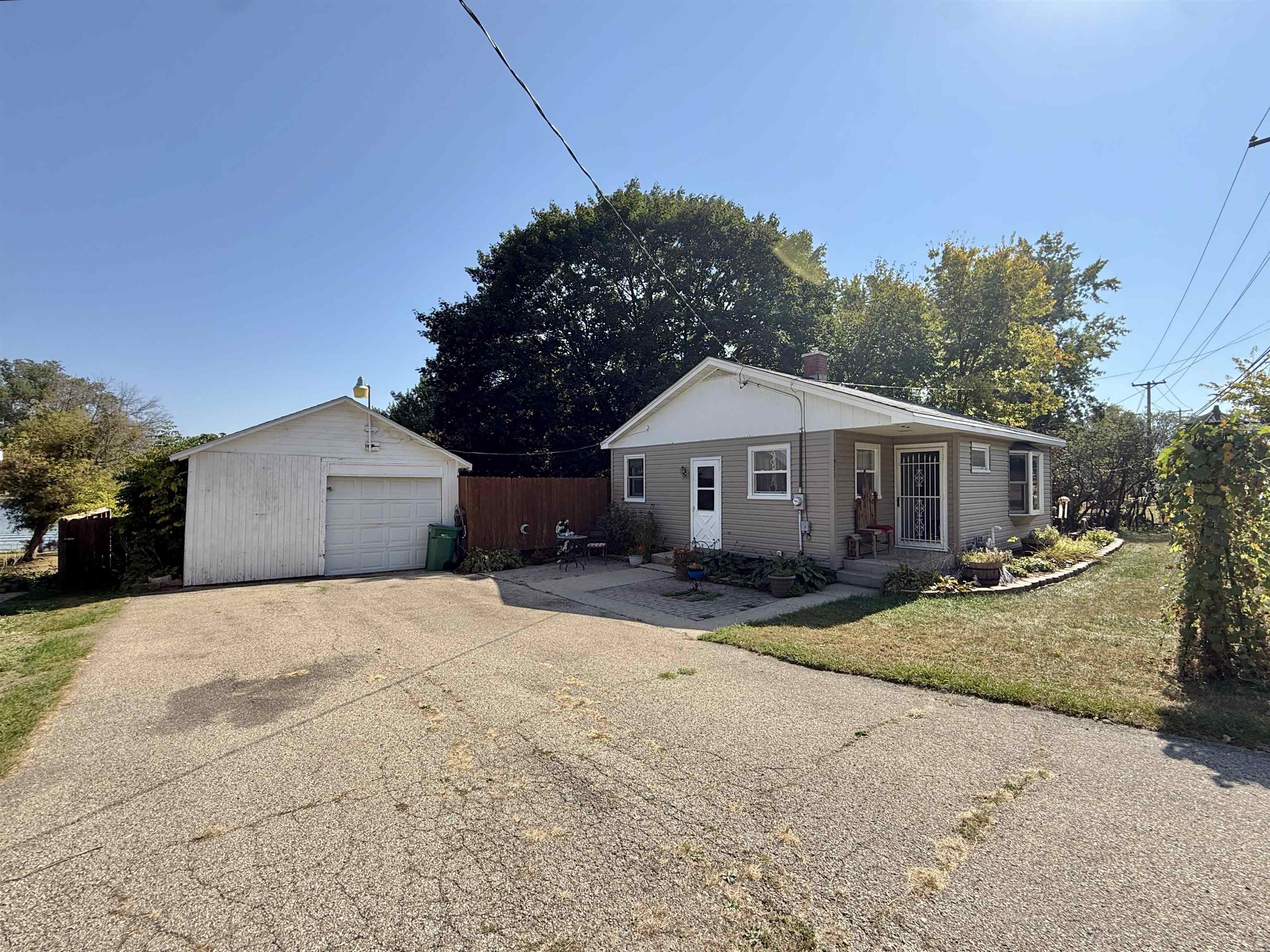 1971 S Shore Beloit, WI 53511 - Photo 27 of 34