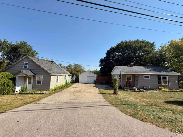 $335,000 | 1971 S Shore, Beloit, WI 53511