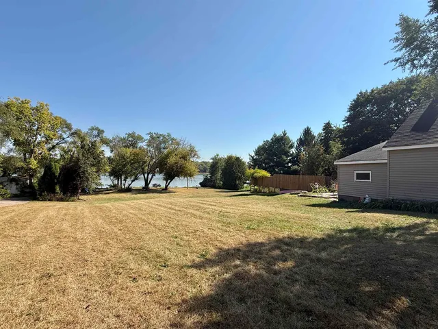 $335,000 | 1971 S Shore, Beloit, WI 53511