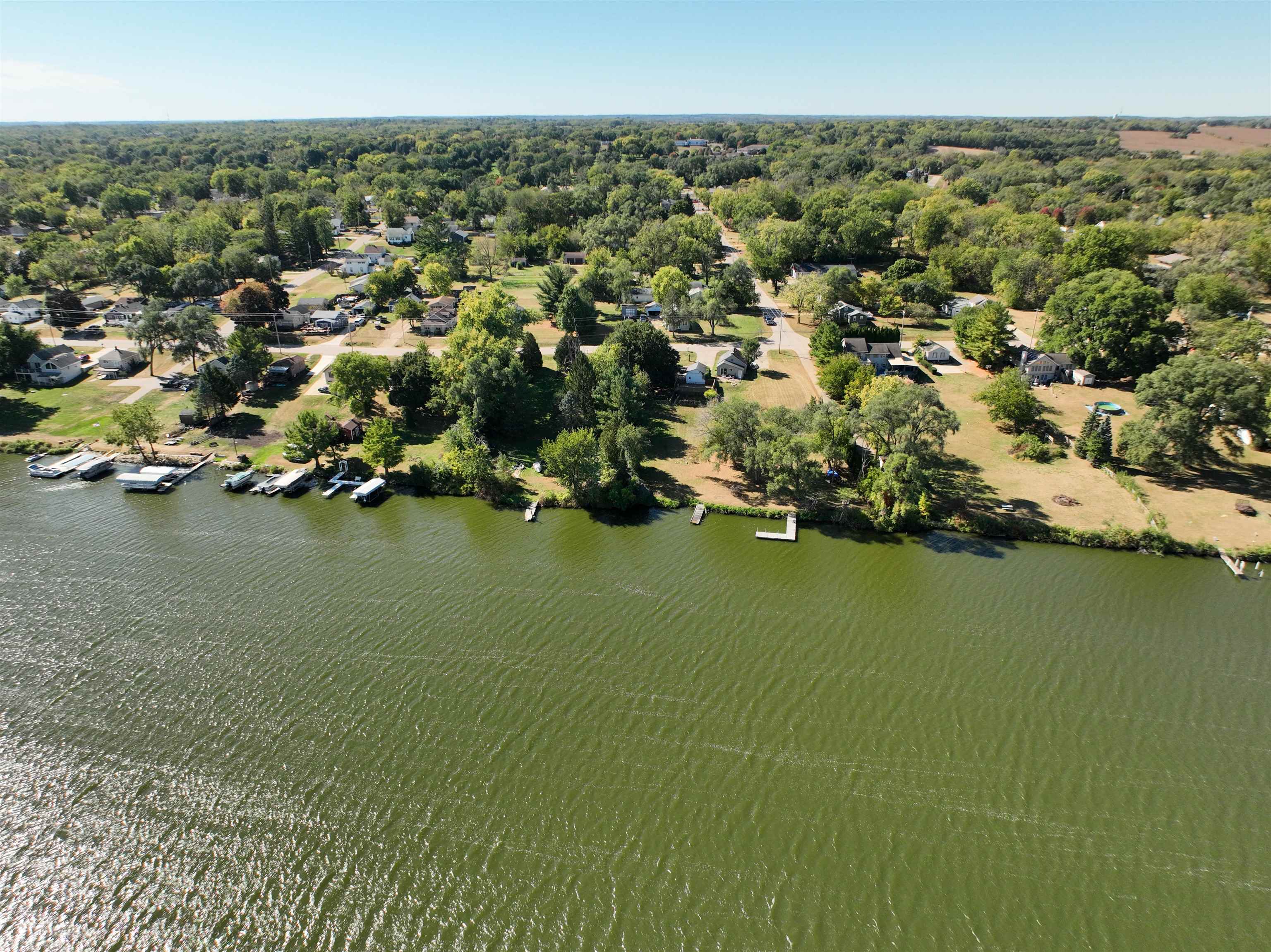1971 S Shore Beloit, WI 53511 - Photo 4 of 34