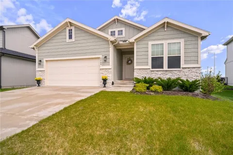 $450,000 | 17705 Houston Street, Gardner, KS 66030