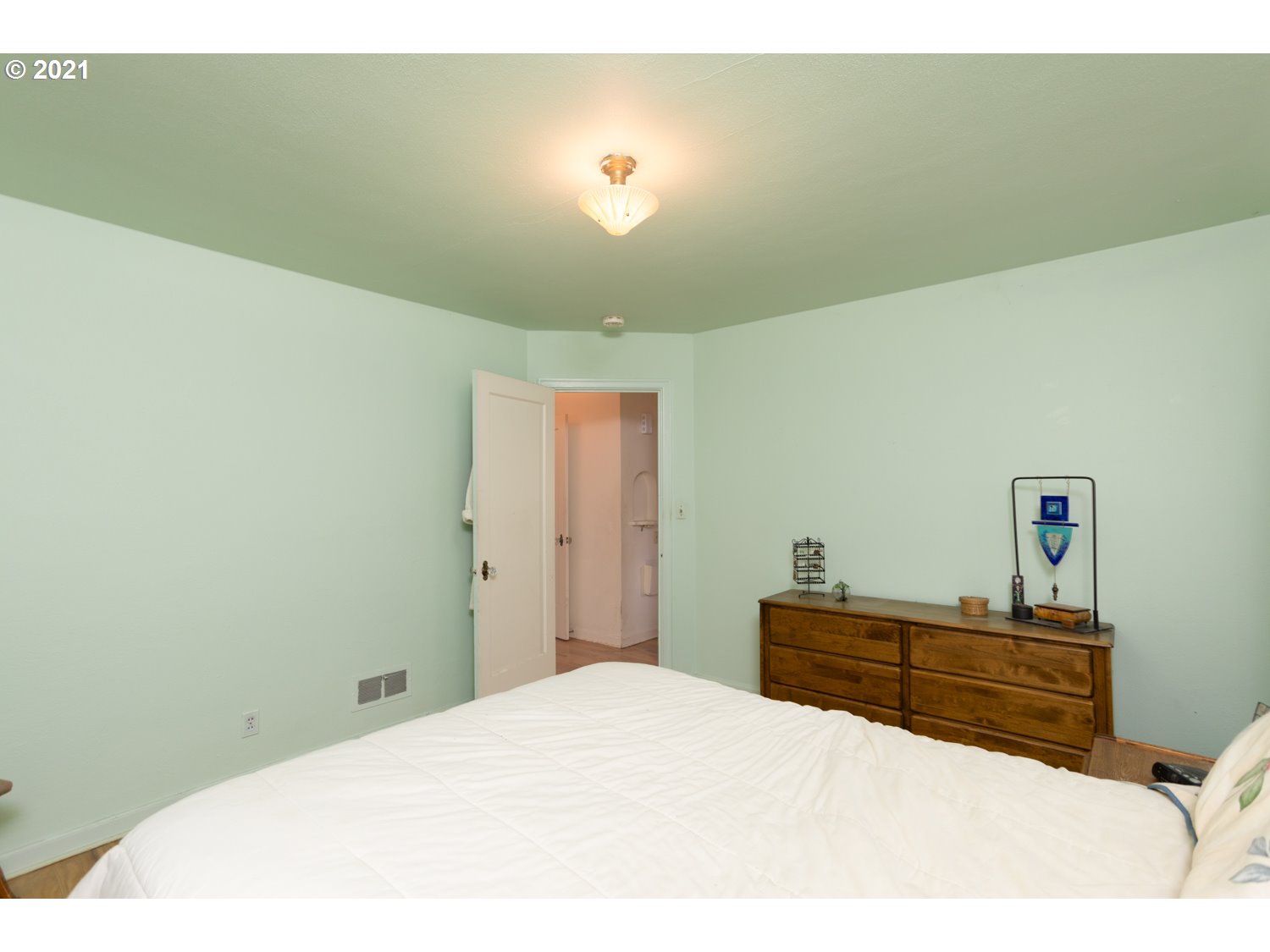 1717 Washington Street Eugene, OR 97401 - Photo 12 of 32