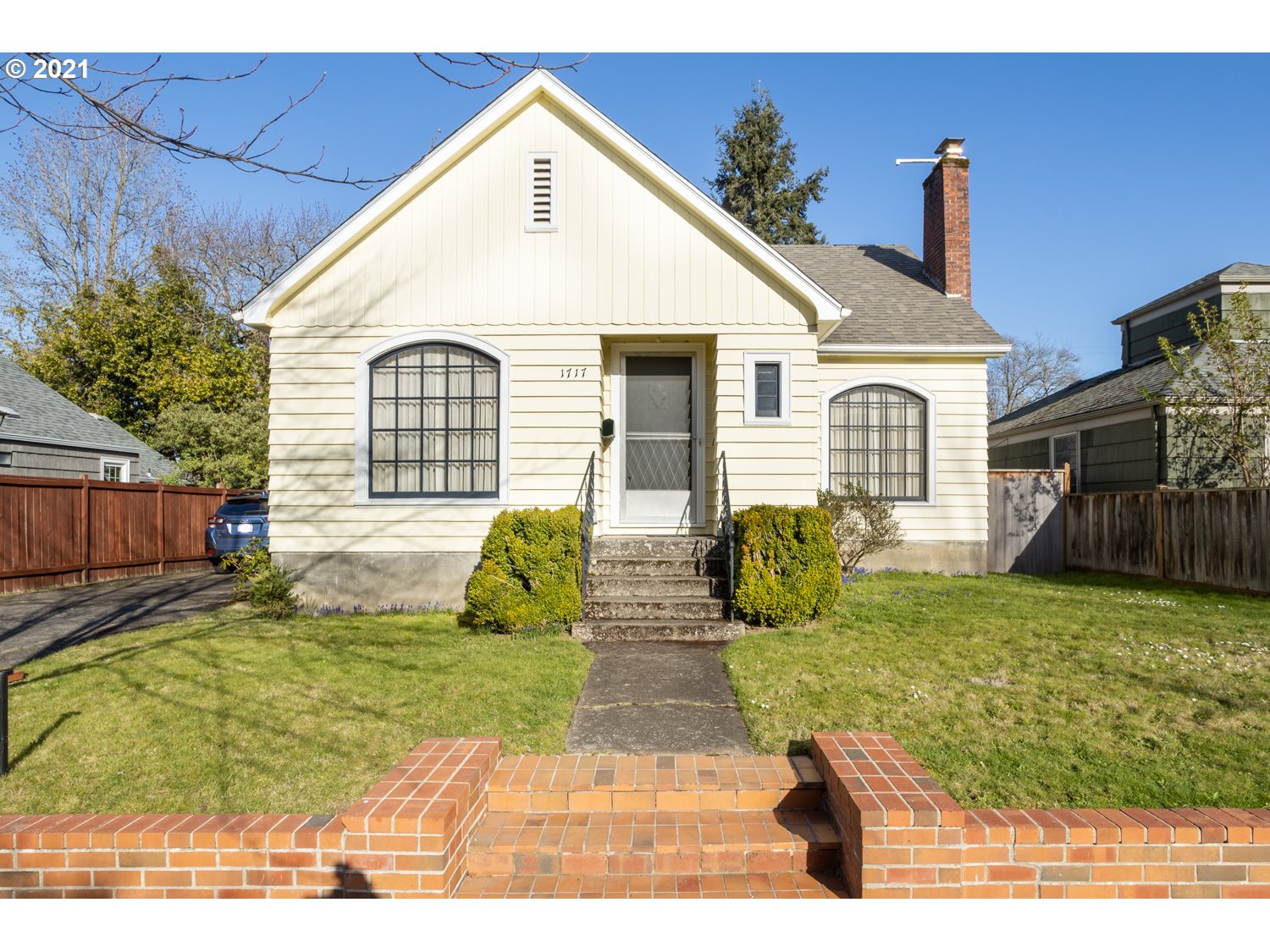 1717 Washington Street Eugene, OR 97401 - Photo 3 of 32