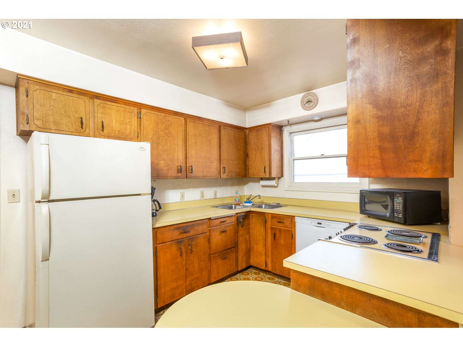 1717 Washington Street Eugene, OR 97401 - Photo 9 of 32