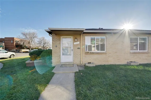 $1,795 | 1455 Jasmine Street, Unit 1, Denver, CO 80220