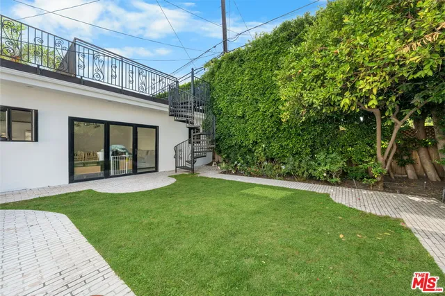 $11,750 | 441 North Flores Street, Los Angeles, CA 90048