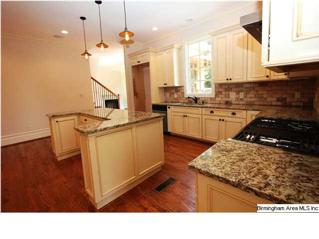 639 Rumson Road Birmingham, AL 35209 - Photo 2 of 24