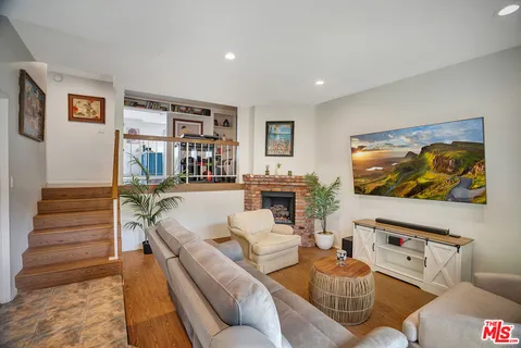 $615,000 | 7100 Balboa Boulevard, Unit 702, Van Nuys, CA 91406