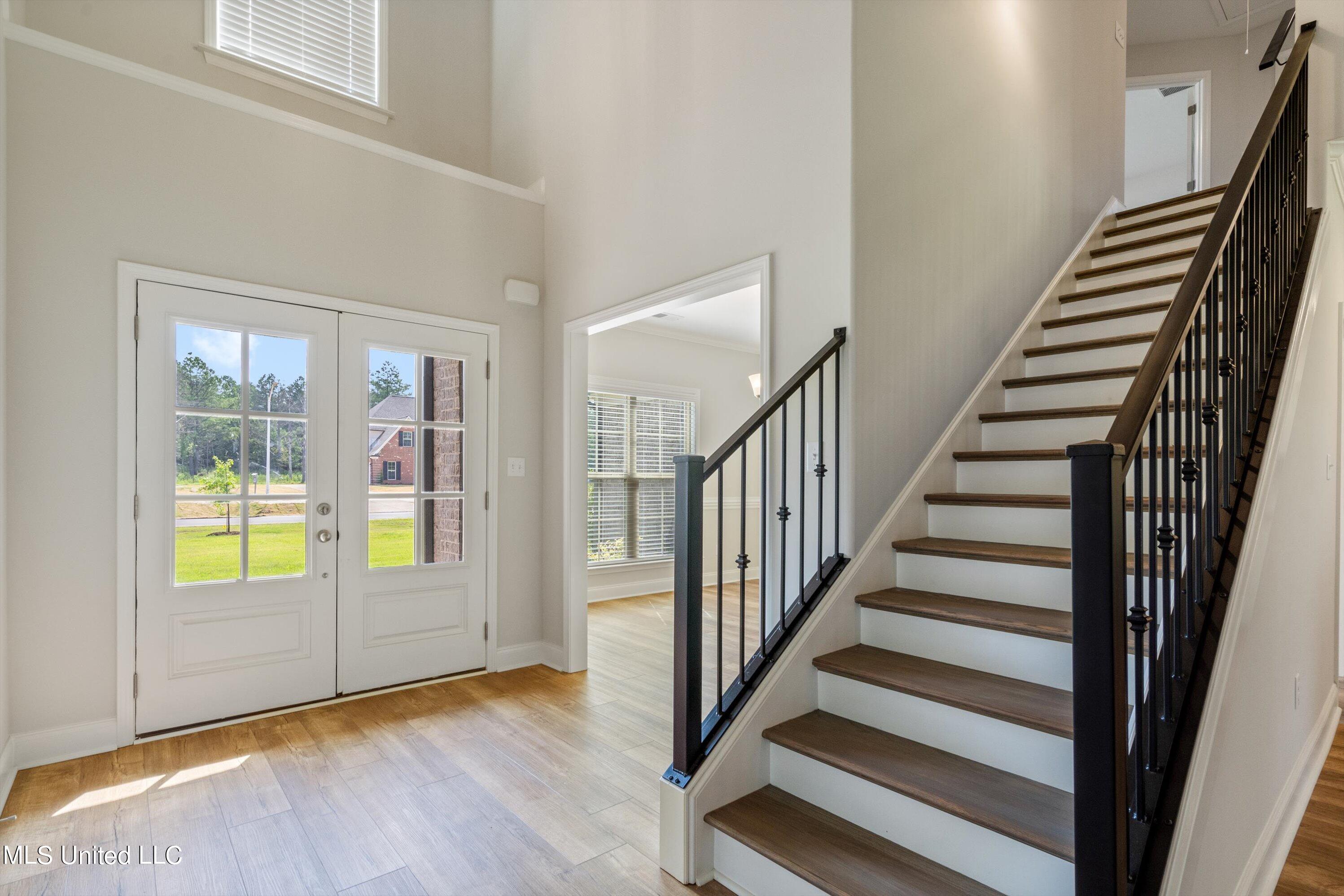 5327 Malone Road North Olive Branch, MS 38654 - Photo 5 of 36 foyer
