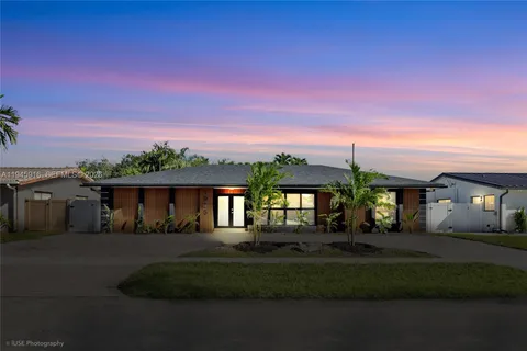 $1,595,000 | 1925 Northeast 208th Terrace, Miami, FL 33179