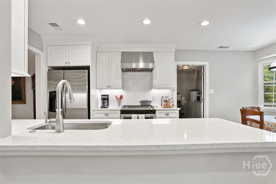 122 Talbot Road Savannah, GA 31410 - Photo 17 of 58