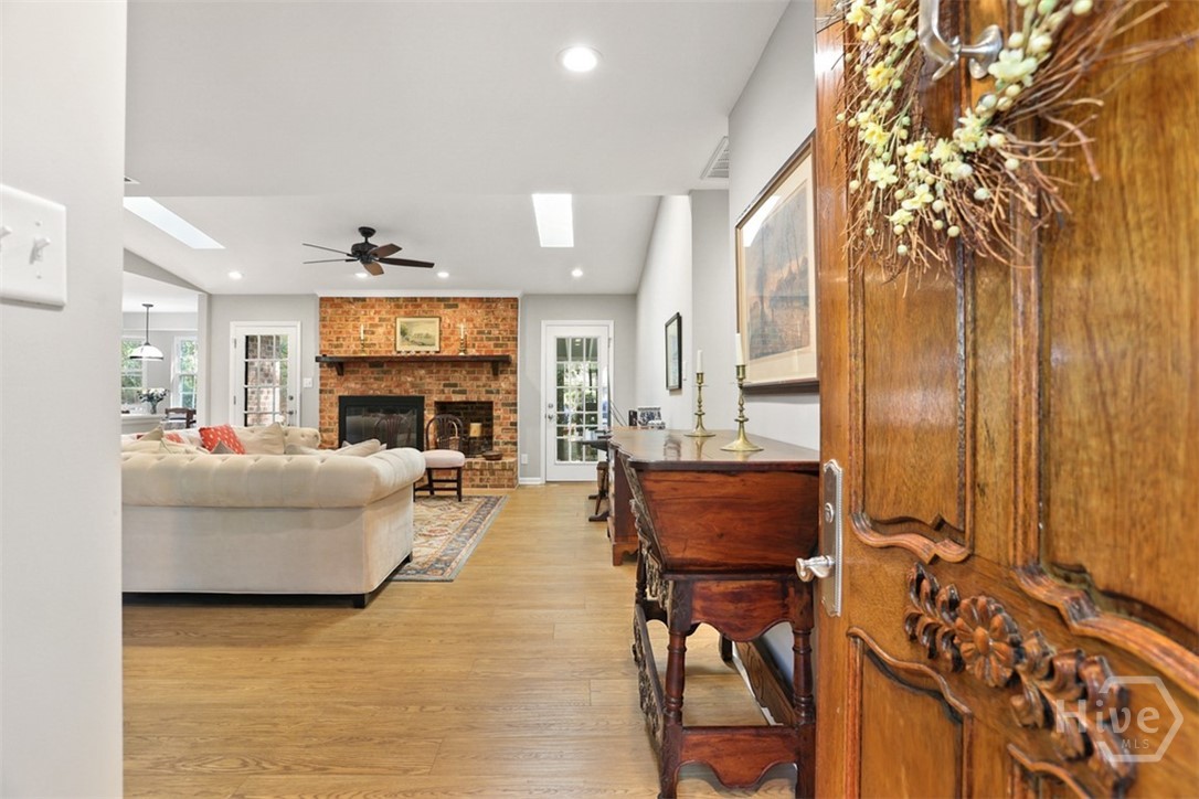 122 Talbot Road Savannah, GA 31410 - Photo 5 of 58